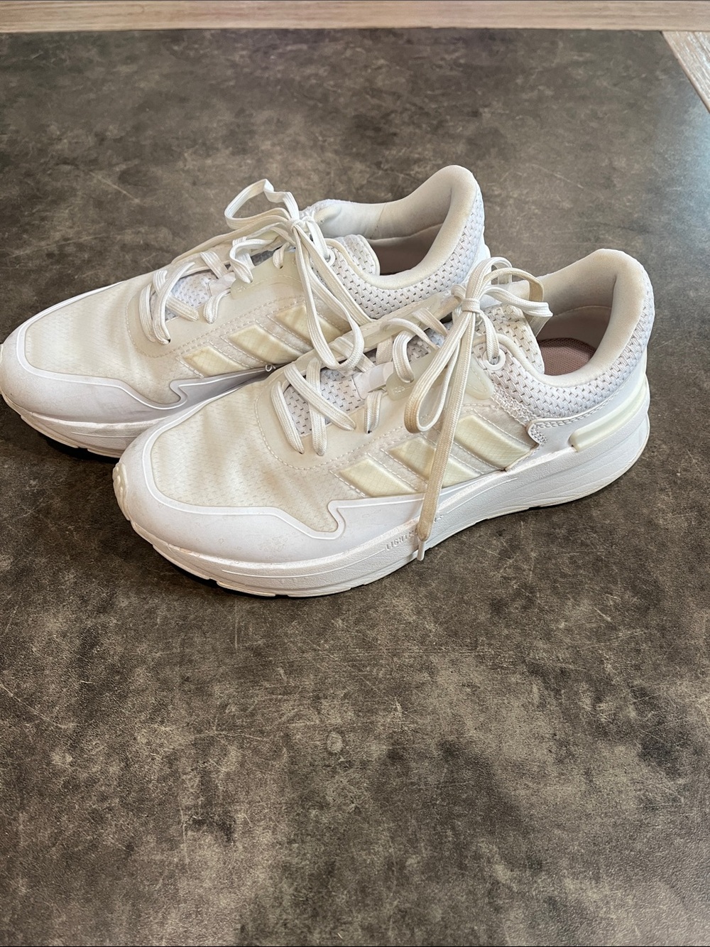 Adidas light motion